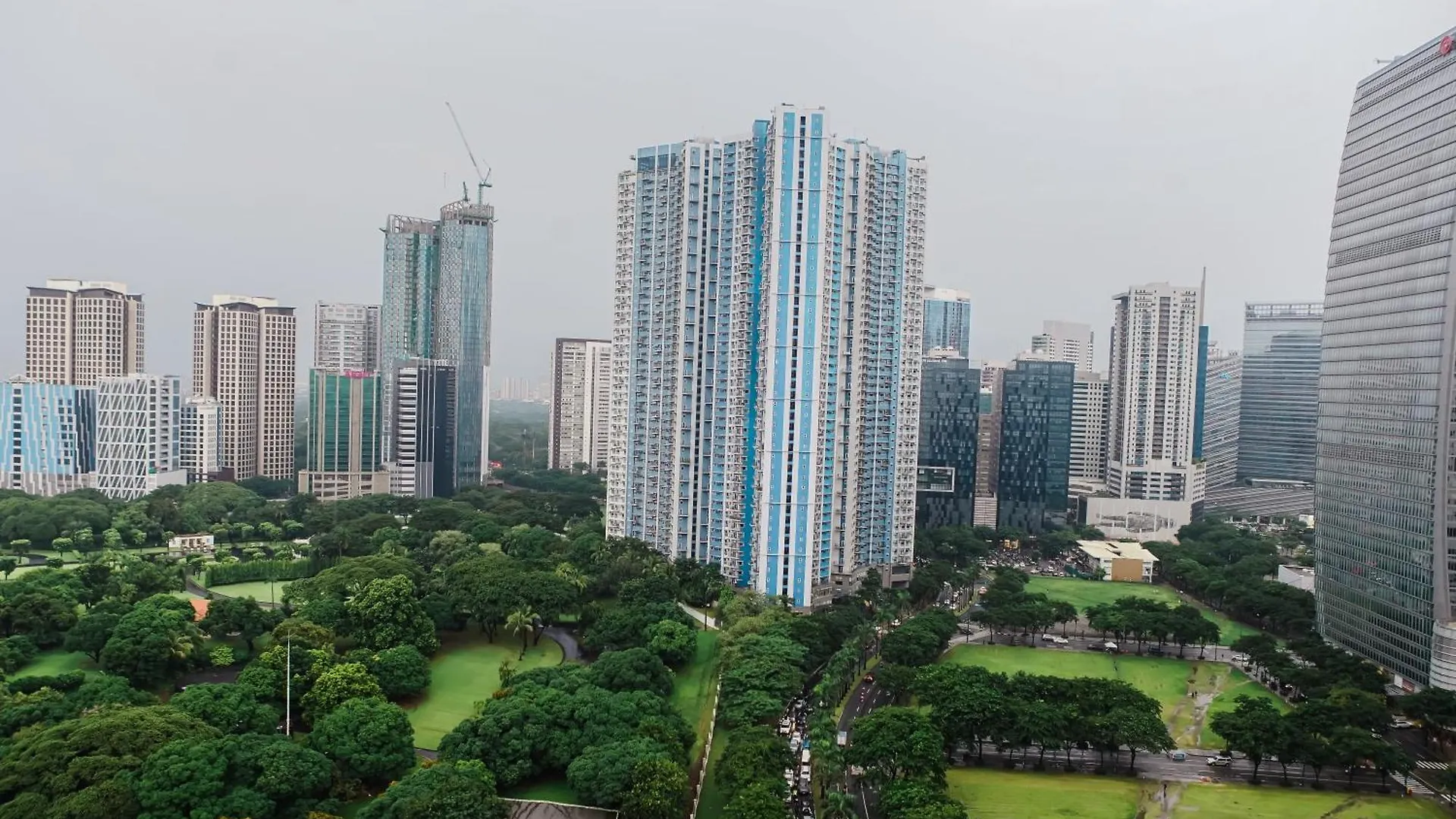 Le Martell 1Br Bgc Condo Unit - Infinity Pool & Gym Access With 360 City View Taguig 0*,  Philippines