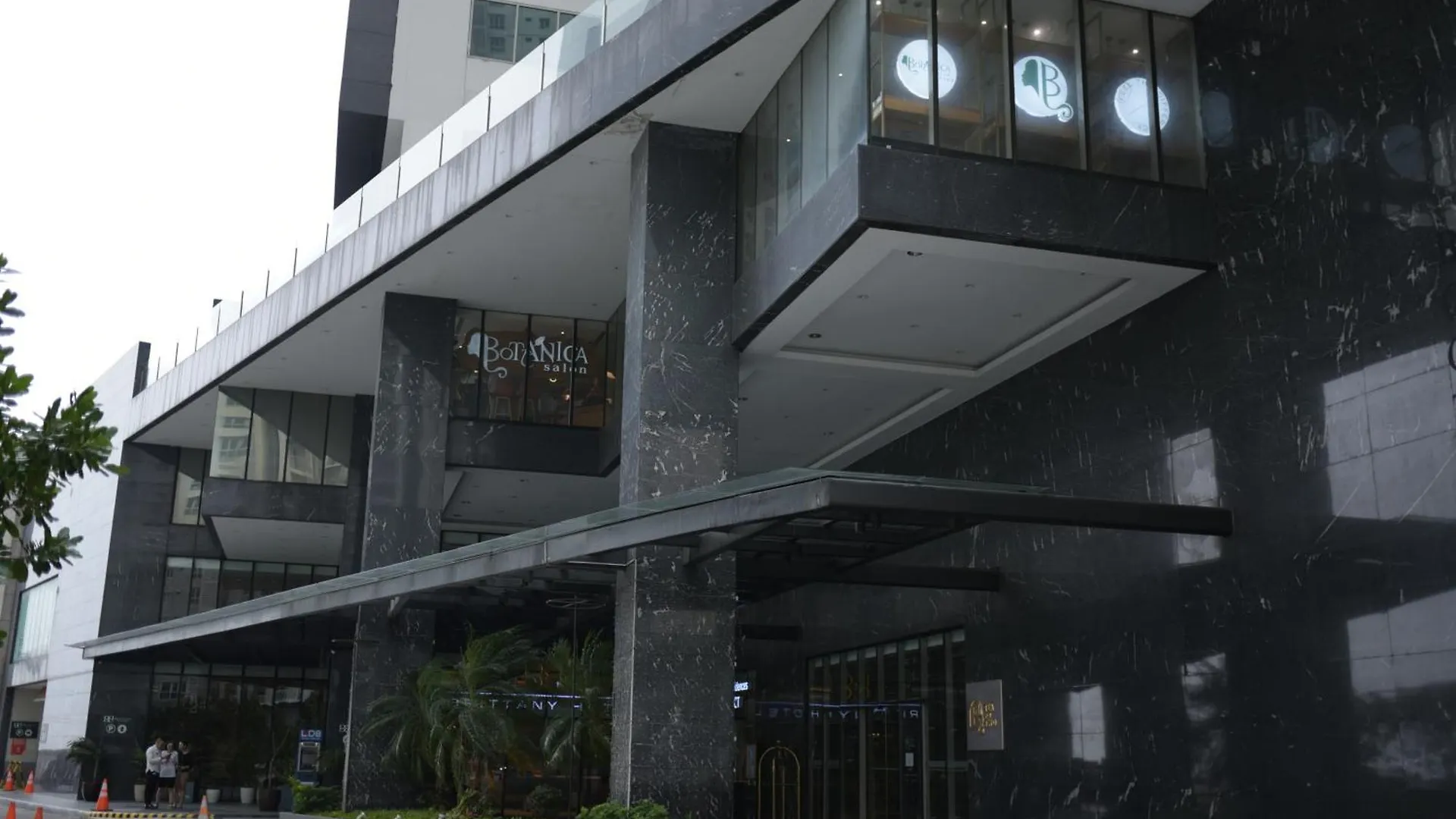 Le Martell 1Br Bgc Condo Unit - Infinity Pool & Gym Access With 360 City View Taguig Aparthotel