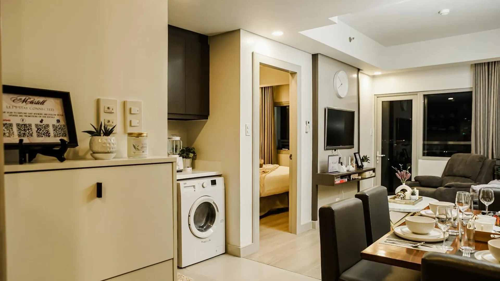 Aparthotel Le Martell 1Br Bgc Condo Unit - Infinity Pool & Gym Access With 360 City View Taguig