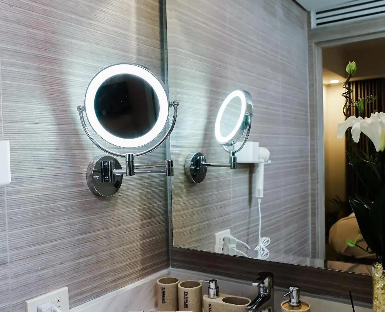 Le Martell 1Br Bgc Condo Unit - Infinity Pool & Gym Access With 360 City View Taguig 0*,