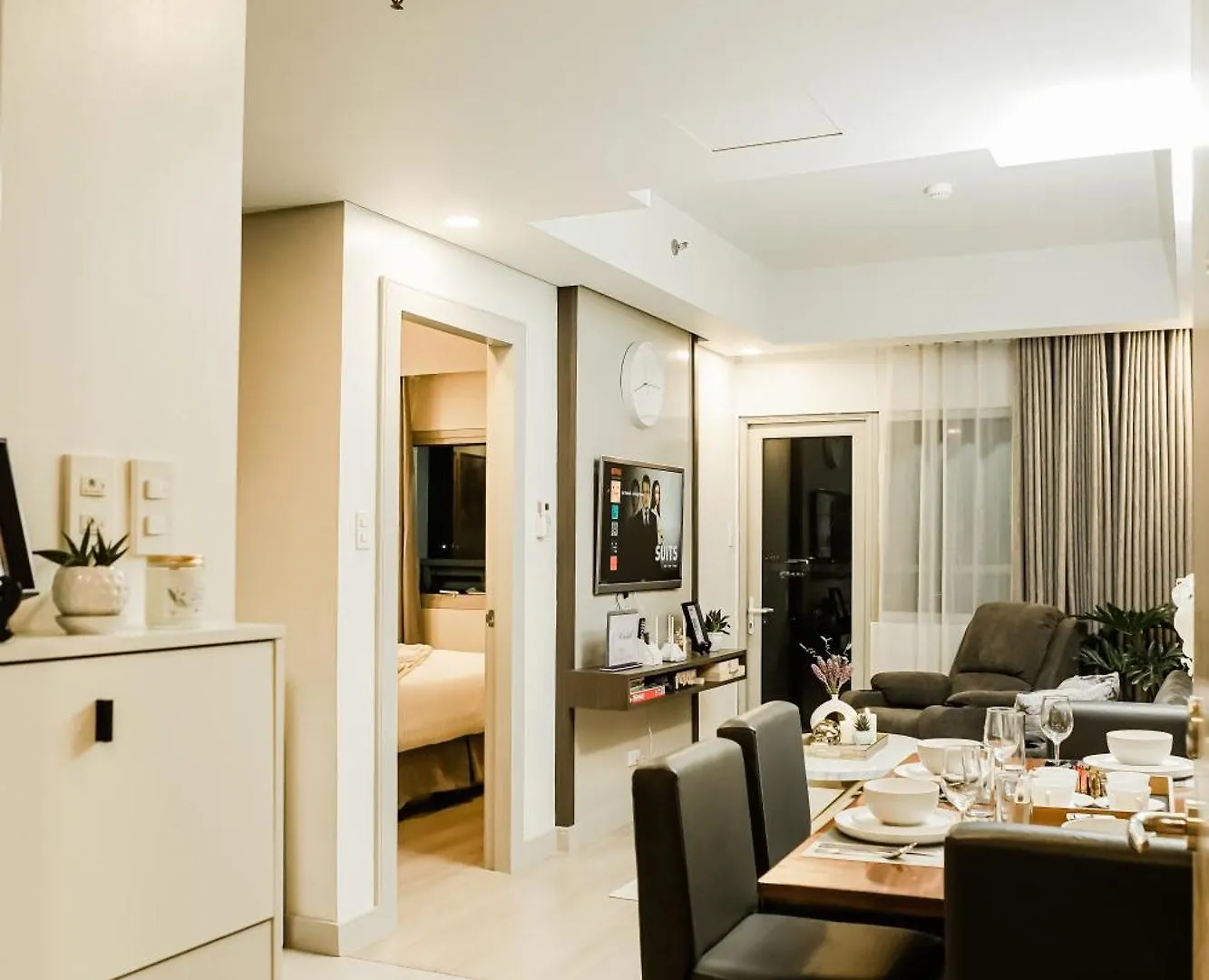 Le Martell 1Br Bgc Condo Unit - Infinity Pool & Gym Access With 360 City View Taguig Philippines
