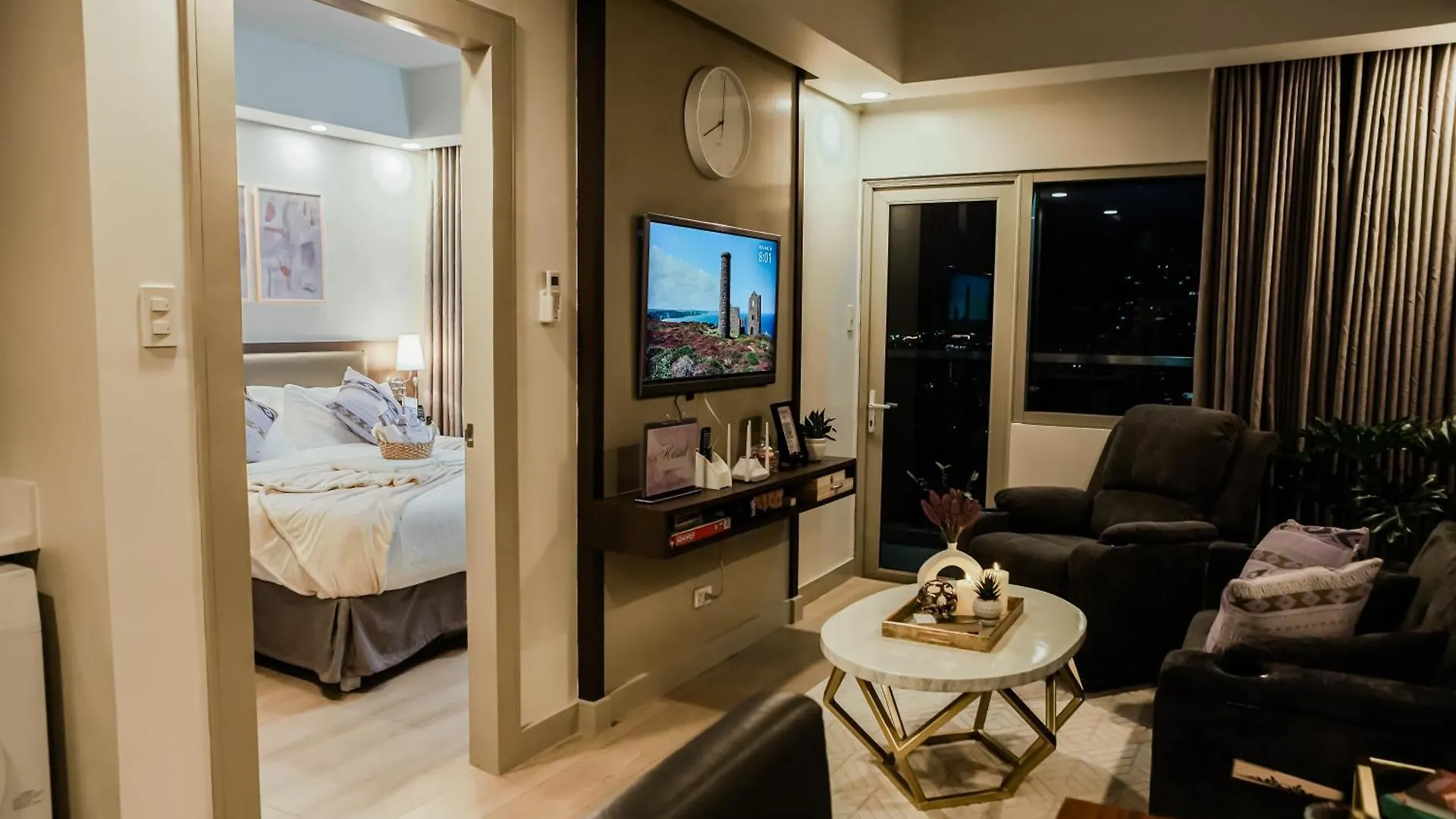 Le Martell 1Br Bgc Condo Unit - Infinity Pool & Gym Access With 360 City View Taguig Philippines