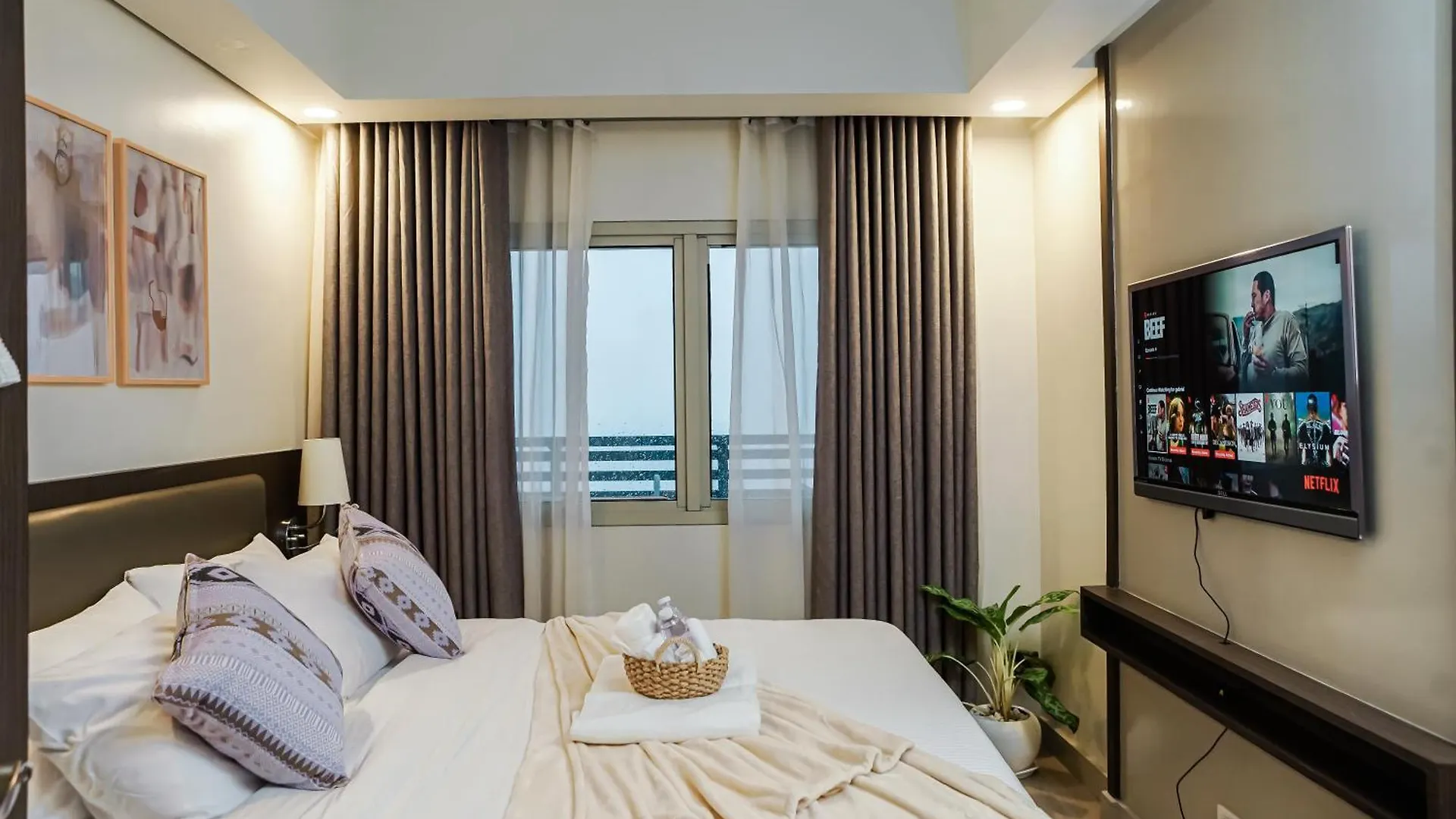 Le Martell 1Br Bgc Condo Unit - Infinity Pool & Gym Access With 360 City View Taguig Aparthotel