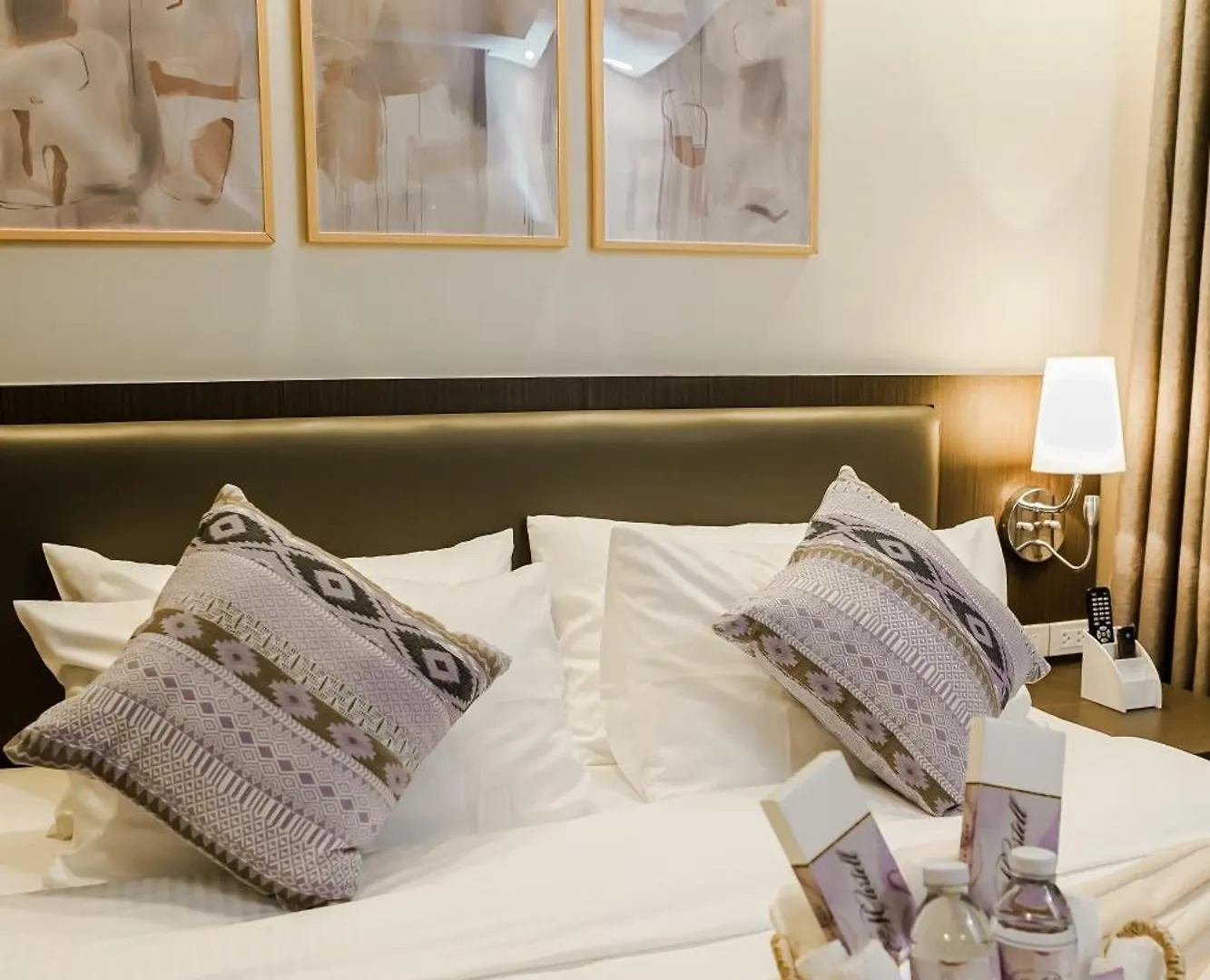 Le Martell 1Br Bgc Condo Unit - Infinity Pool & Gym Access With 360 City View Taguig