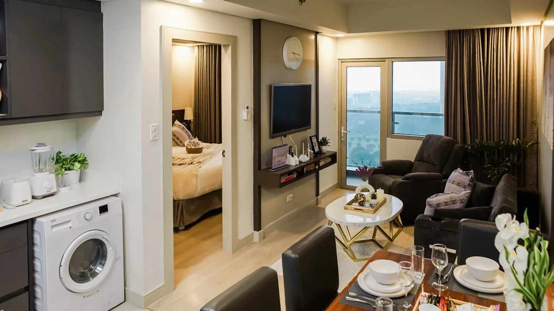 Le Martell 1Br Bgc Condo Unit - Infinity Pool & Gym Access With 360 City View Taguig Aparthotel