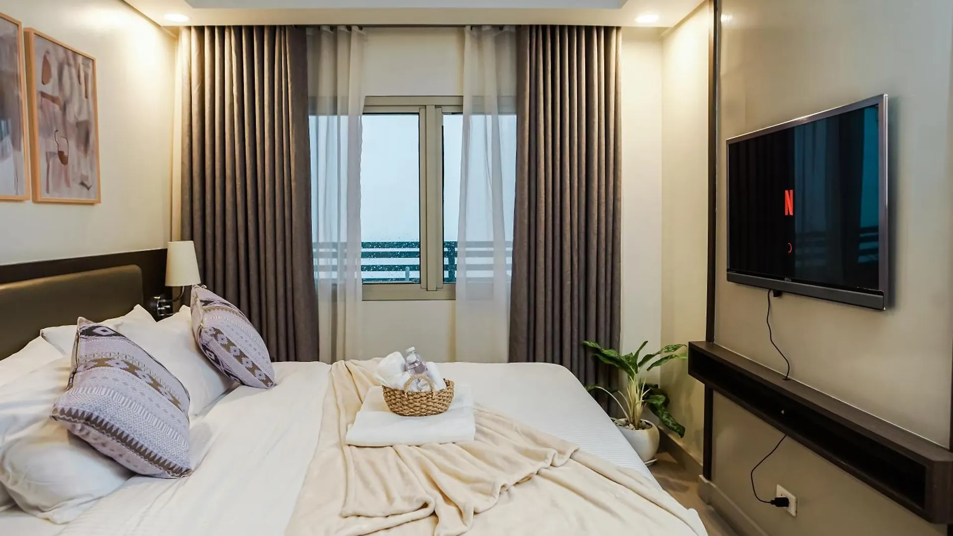 Le Martell 1Br Bgc Condo Unit - Infinity Pool & Gym Access With 360 City View Taguig 0*,  Filippijnen
