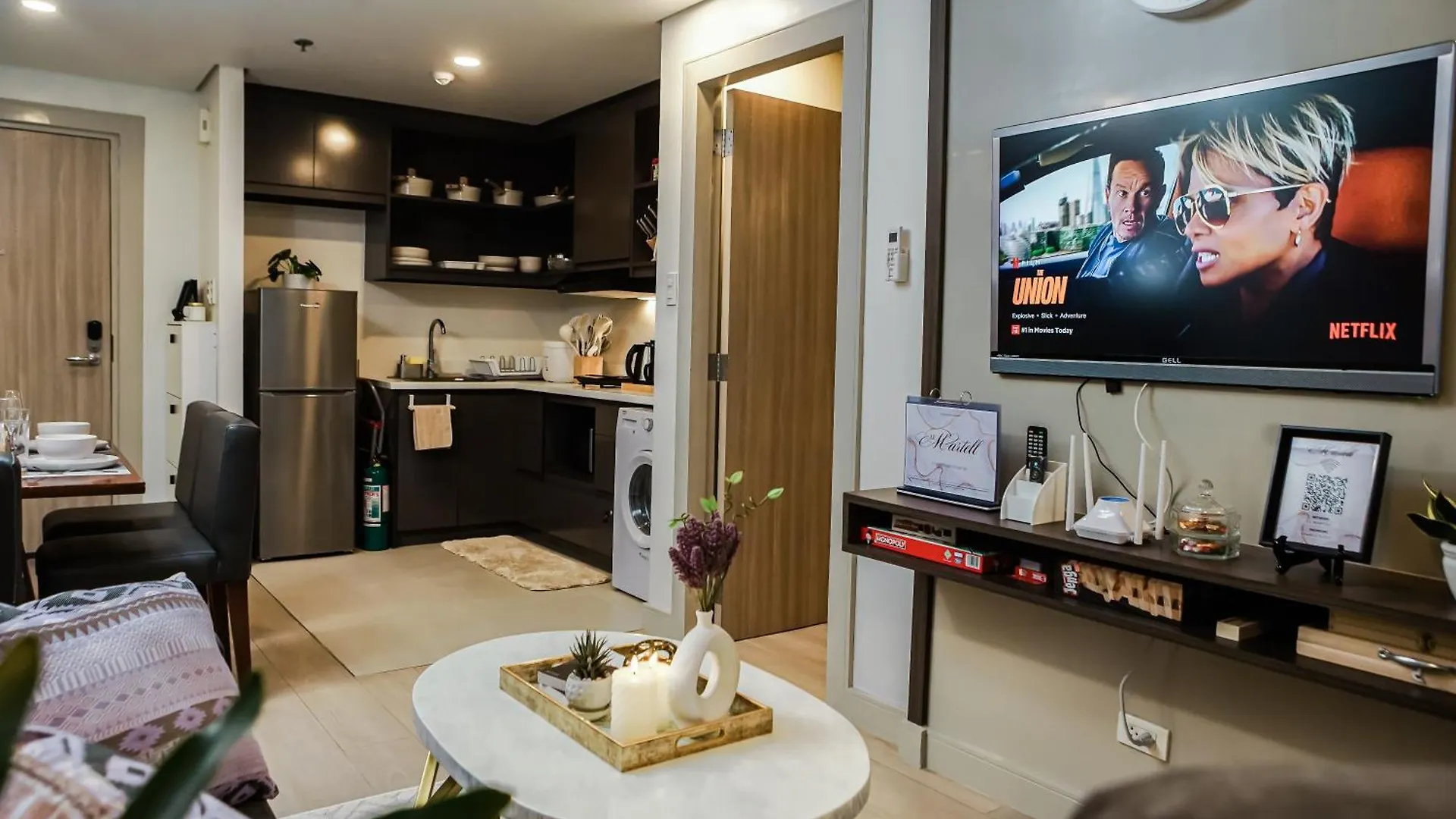 Le Martell 1Br Bgc Condo Unit - Infinity Pool & Gym Access With 360 City View Taguig 0*,